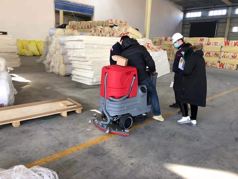 上海某供應(yīng)鏈管理公司選中御衛(wèi)仕駕駛式洗地機(jī)DX6 上海某供應(yīng)鏈管理公司選中御衛(wèi)仕駕駛式洗地機(jī)DX6